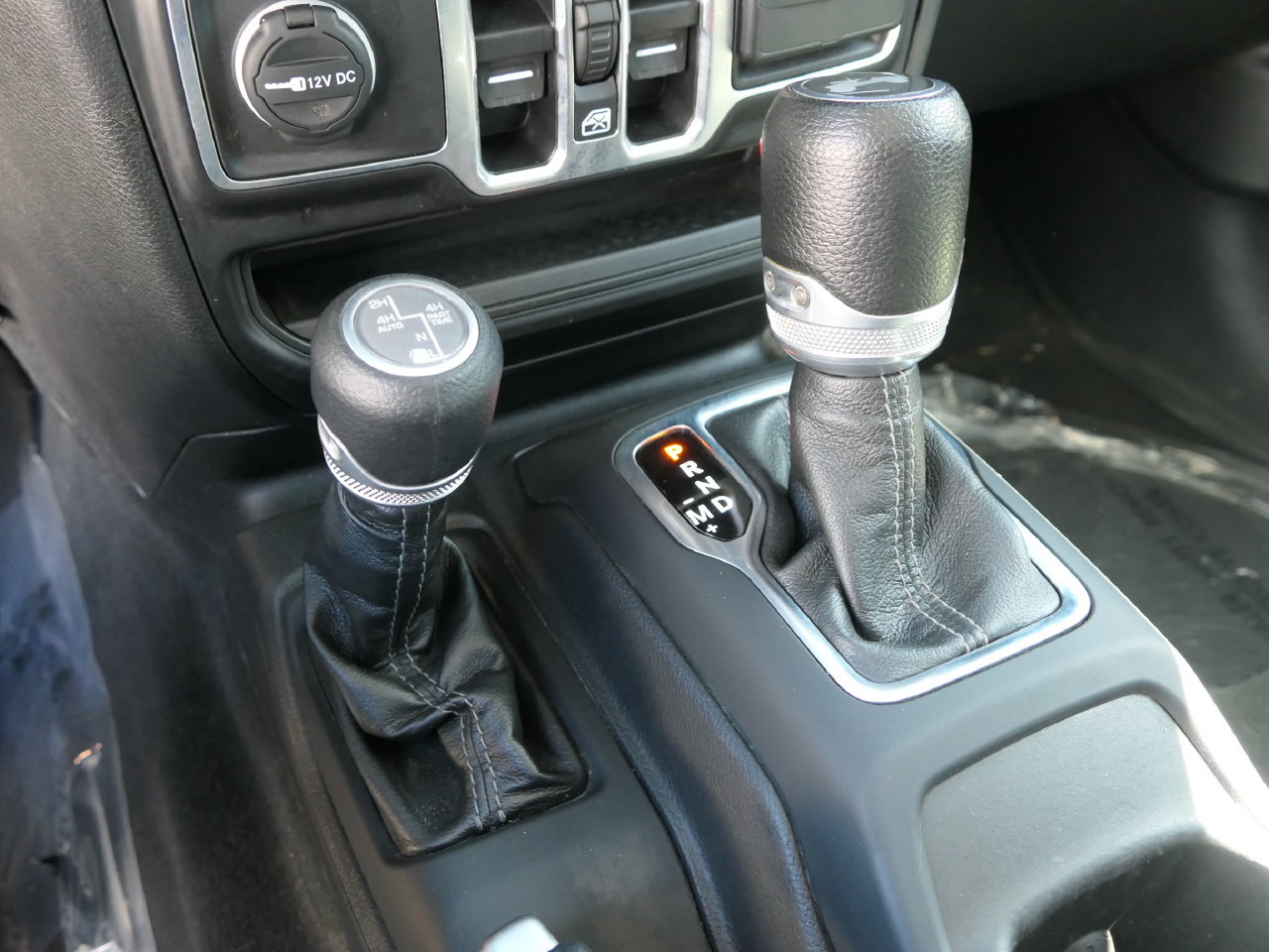 Used 2024 Jeep Wrangler Unlimited AWD/4WD image 24