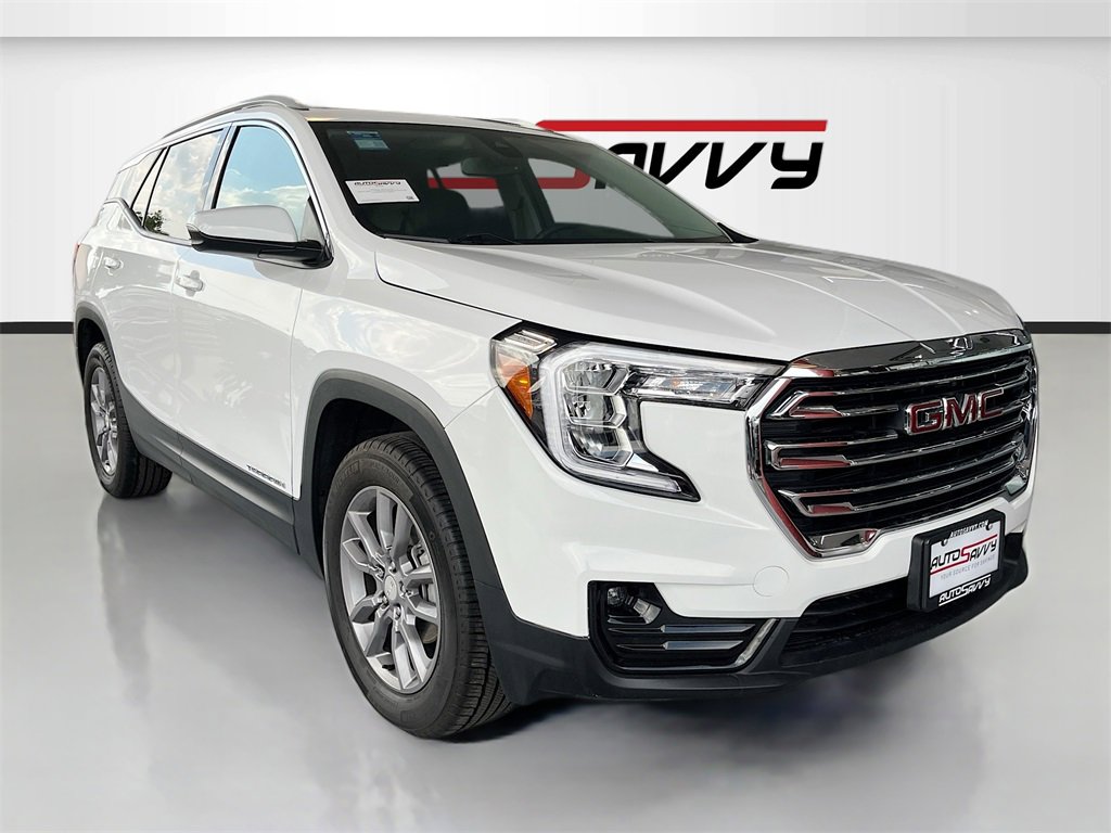 Used 2024 GMC Terrain SLT w/ LPO, Floor Liner Package image 1