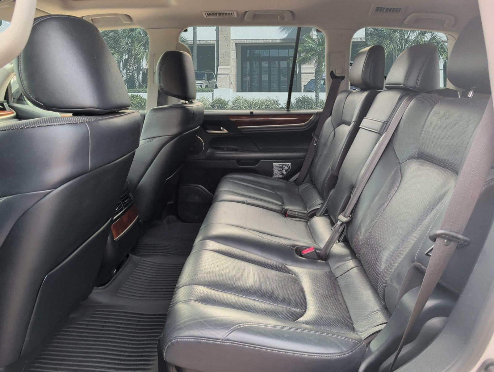Used 2019 Lexus LX 570 4WD w/ Luxury Package image 25