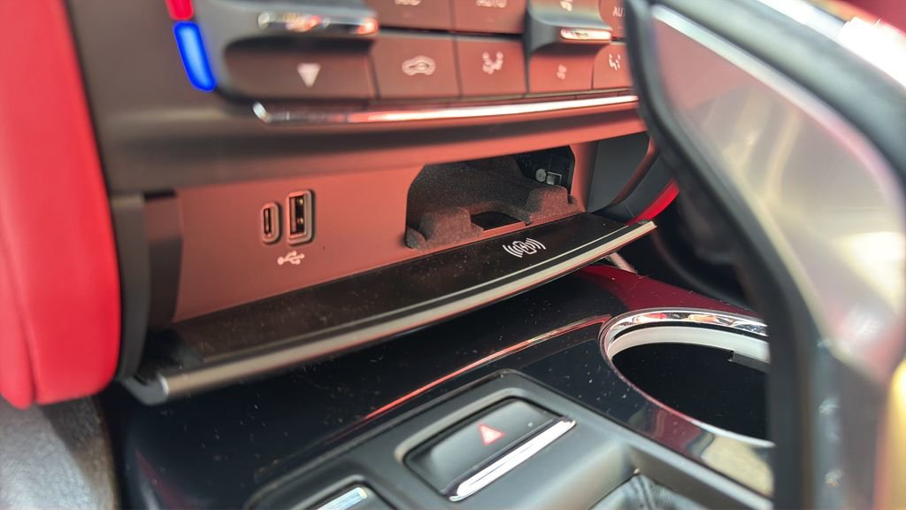 Used 2022 Maserati Quattroporte Modena Q4 image 38