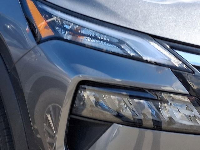 Used 2026 Nissan Rogue SV FWD image 8