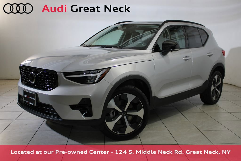Used 2024 Volvo XC40 B5 Plus