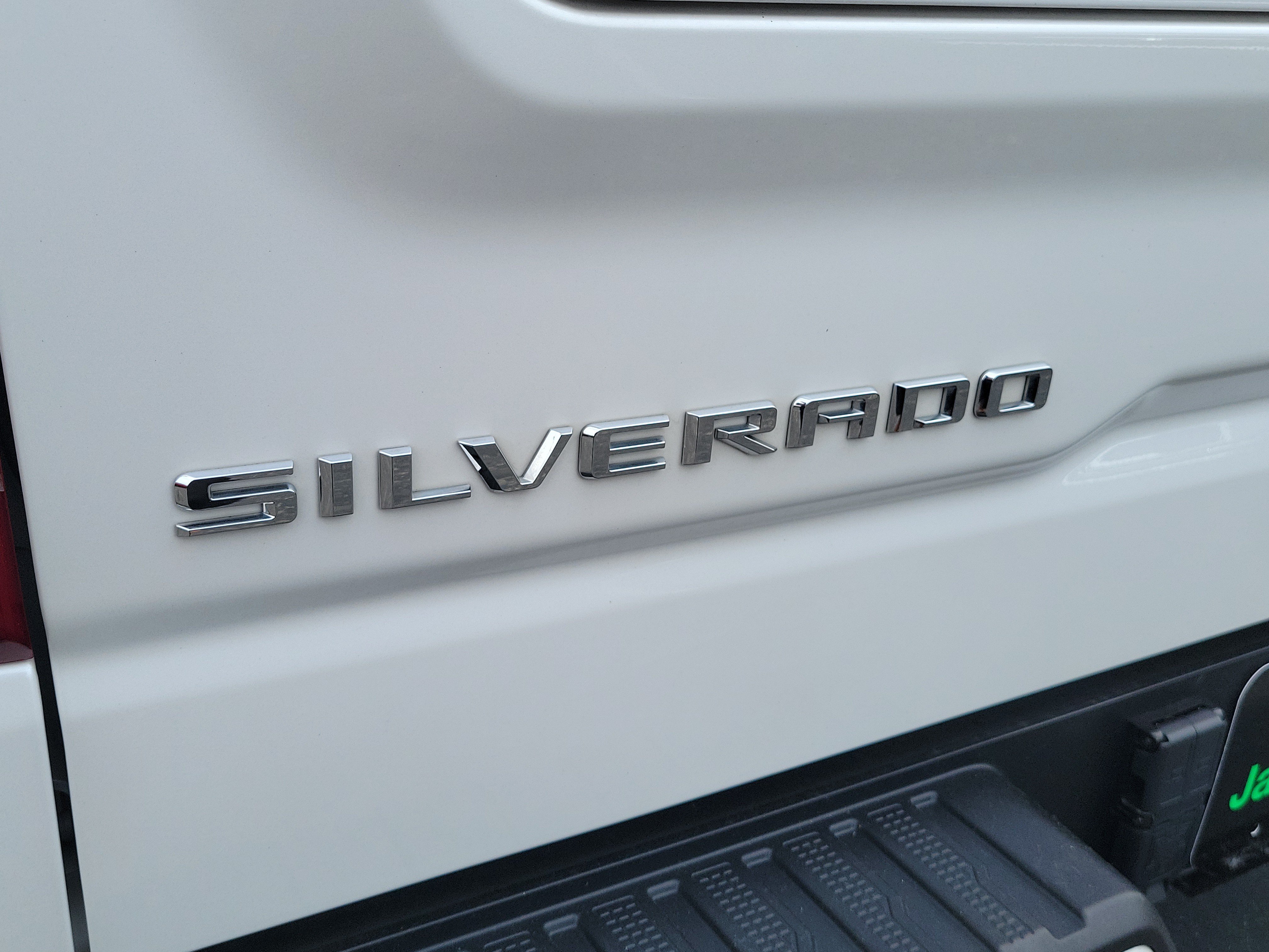 Used 2023 Chevrolet Silverado 1500 High Country w/ High Country Premium Package AWD/4WD image 7