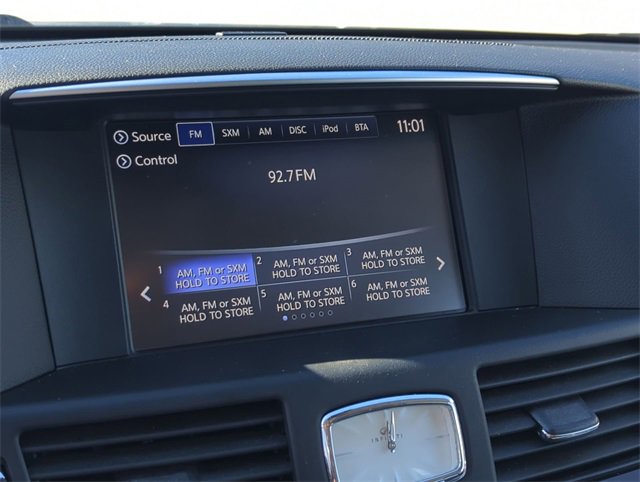 Used 2018 INFINITI Q70 Luxe image 13