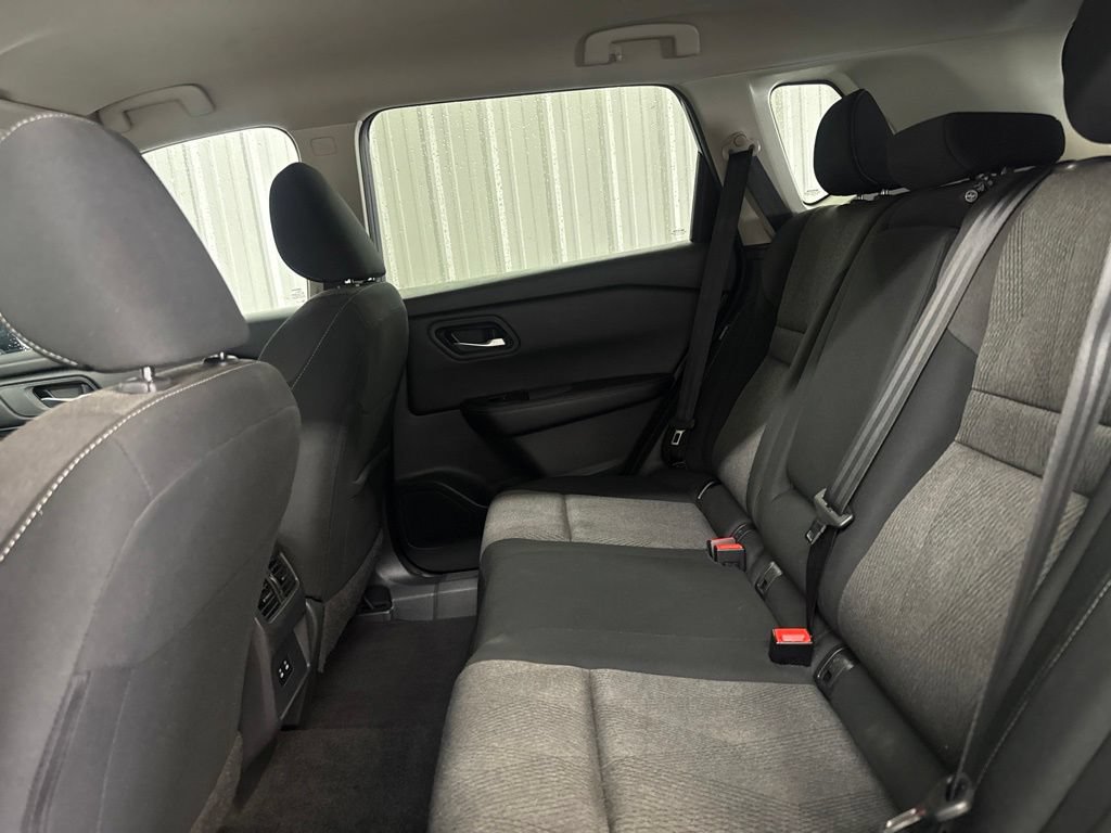 Used 2024 Nissan Rogue SV AWD/4WD image 13