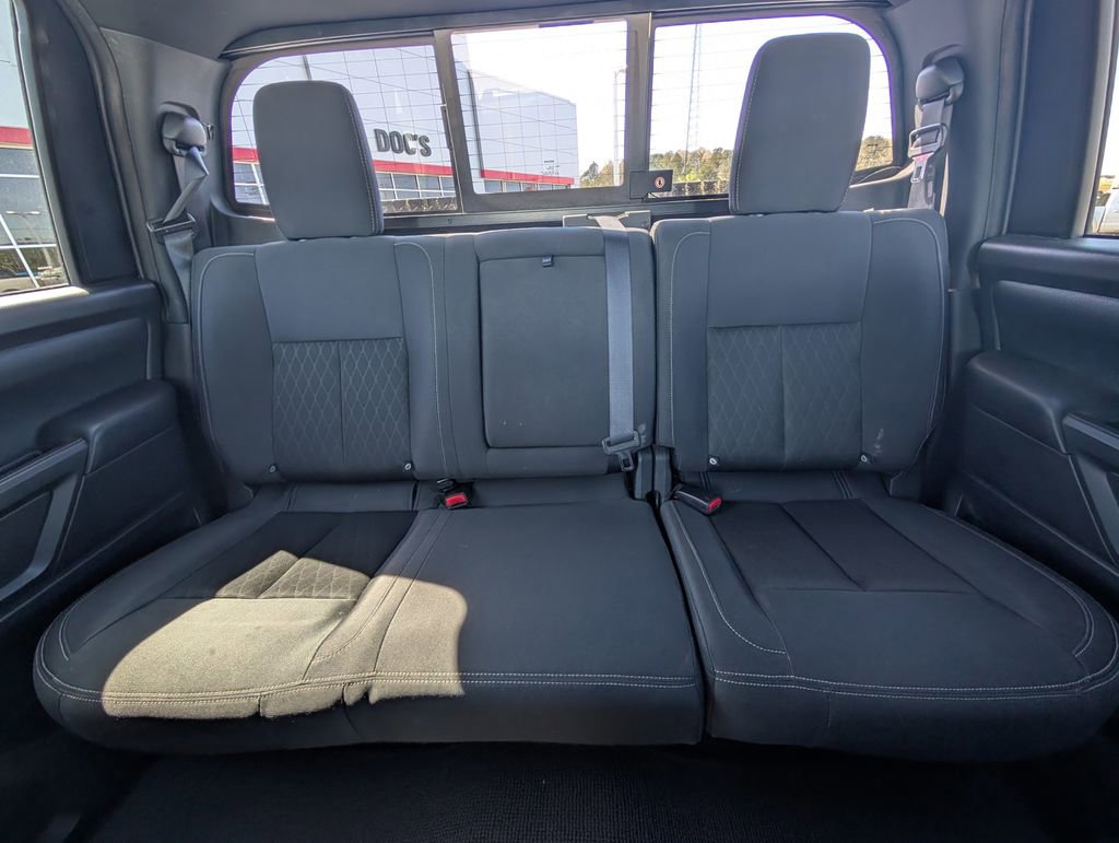 Used 2018 Nissan Titan SV w/ SV Convenience Package image 24