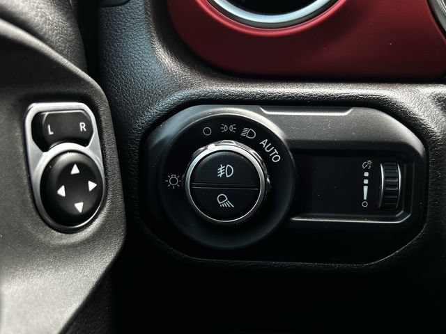Used 2023 Jeep Gladiator Rubicon w/ LED Lighting Group AWD/4WD image 23