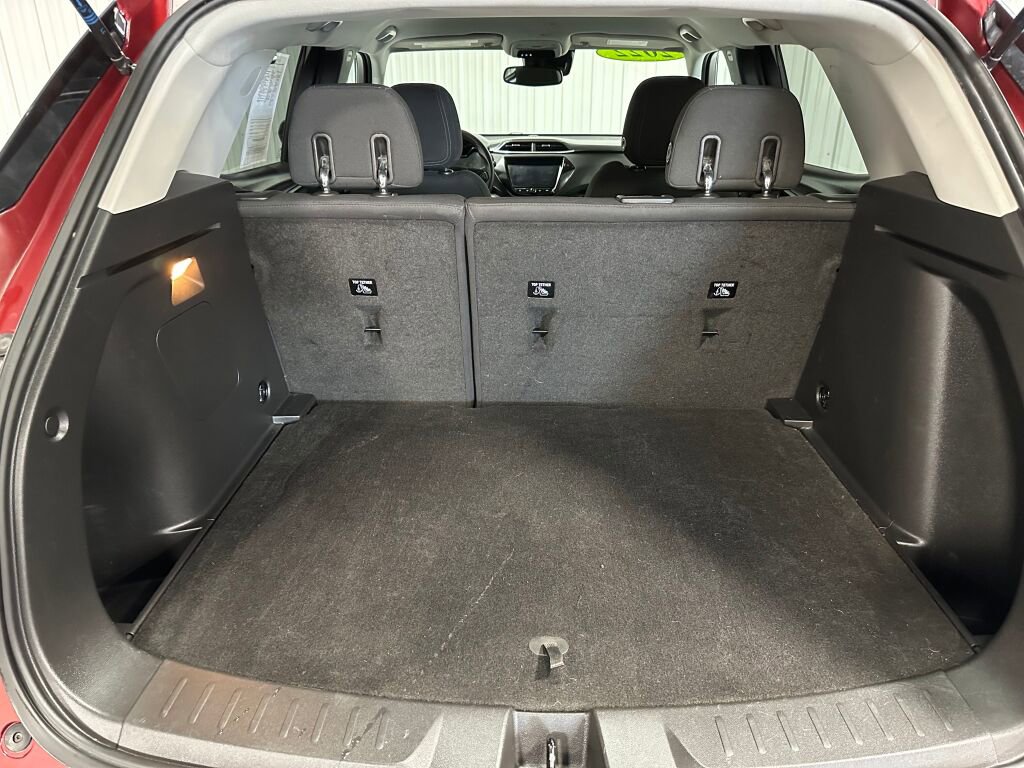 Used 2022 Chevrolet TrailBlazer LT w/ LPO, Blackout Package image 11