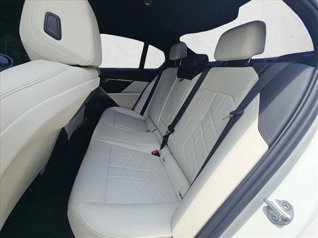 Used 2024 BMW i5 eDrive40i RWD image 16