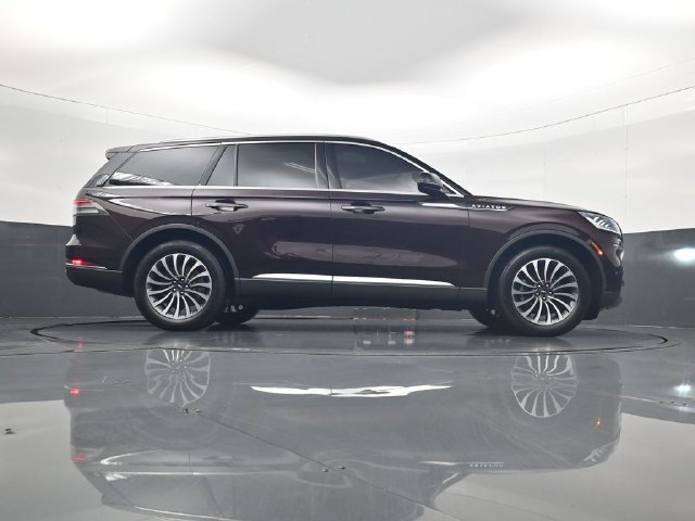 Used 2023 Lincoln Aviator AWD w/ Premium Package image 25