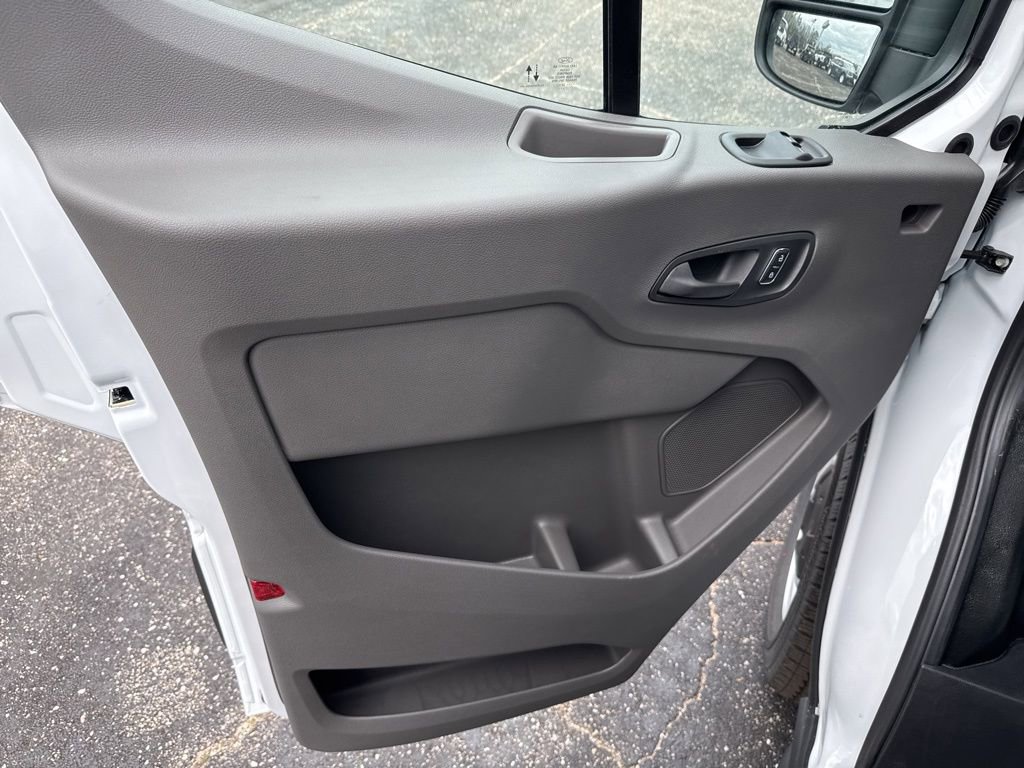 New 2026 Ford Transit 250 148 Medium Roof RWD image 24