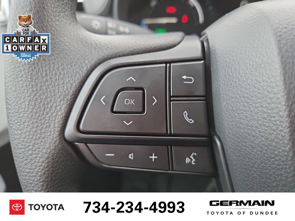 Used 2025 Toyota Sienna LE image 29