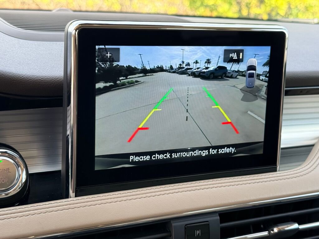 Used 2021 Lincoln Corsair Standard w/ Premium Package image 24