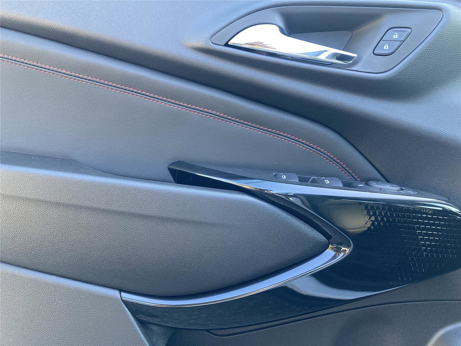 New 2026 Chevrolet Trax RS w/ Sunroof Package image 20