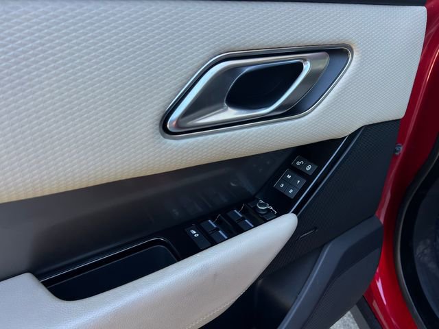 Used 2018 Land Rover Range Rover Velar S image 11