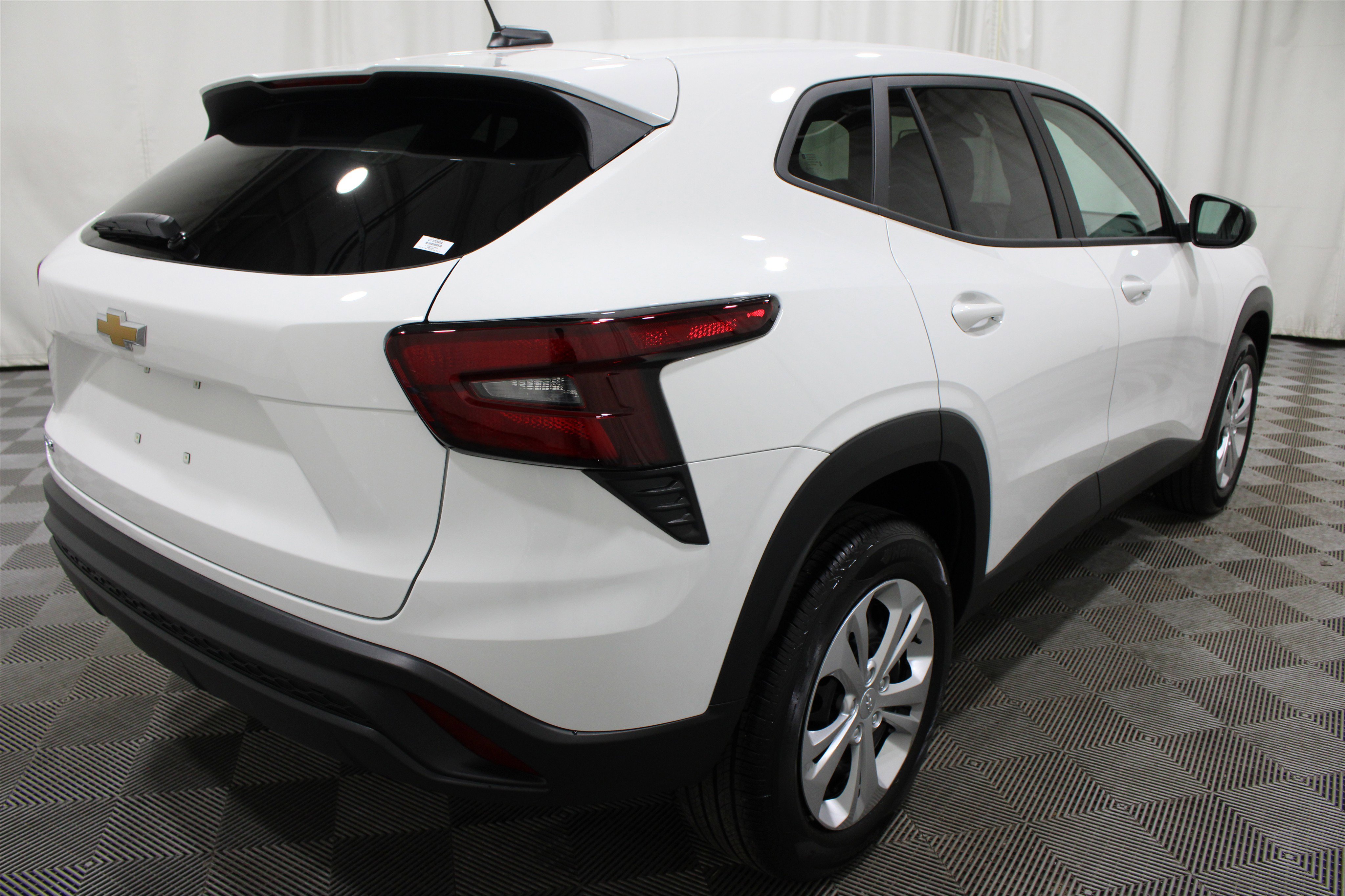 Used 2026 Chevrolet Trax LS FWD image 28