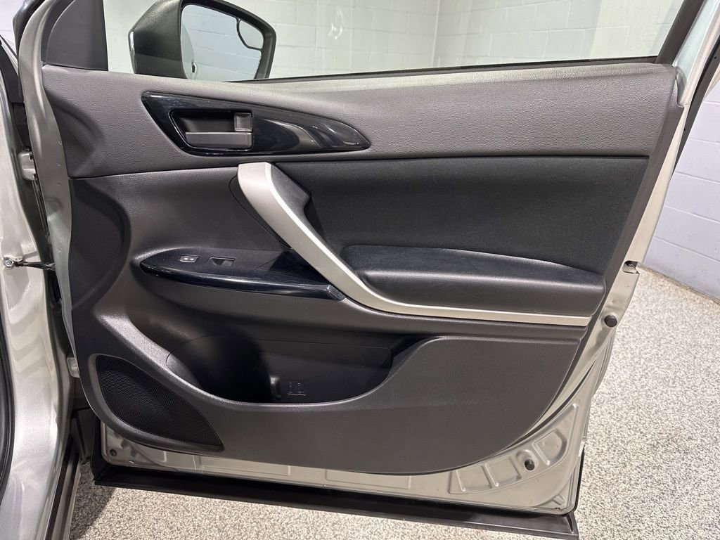 Used 2023 Mitsubishi Eclipse Cross LE AWD/4WD image 18