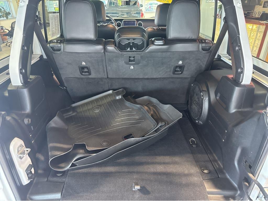 Used 2021 Jeep Wrangler Unlimited Sahara AWD/4WD image 37
