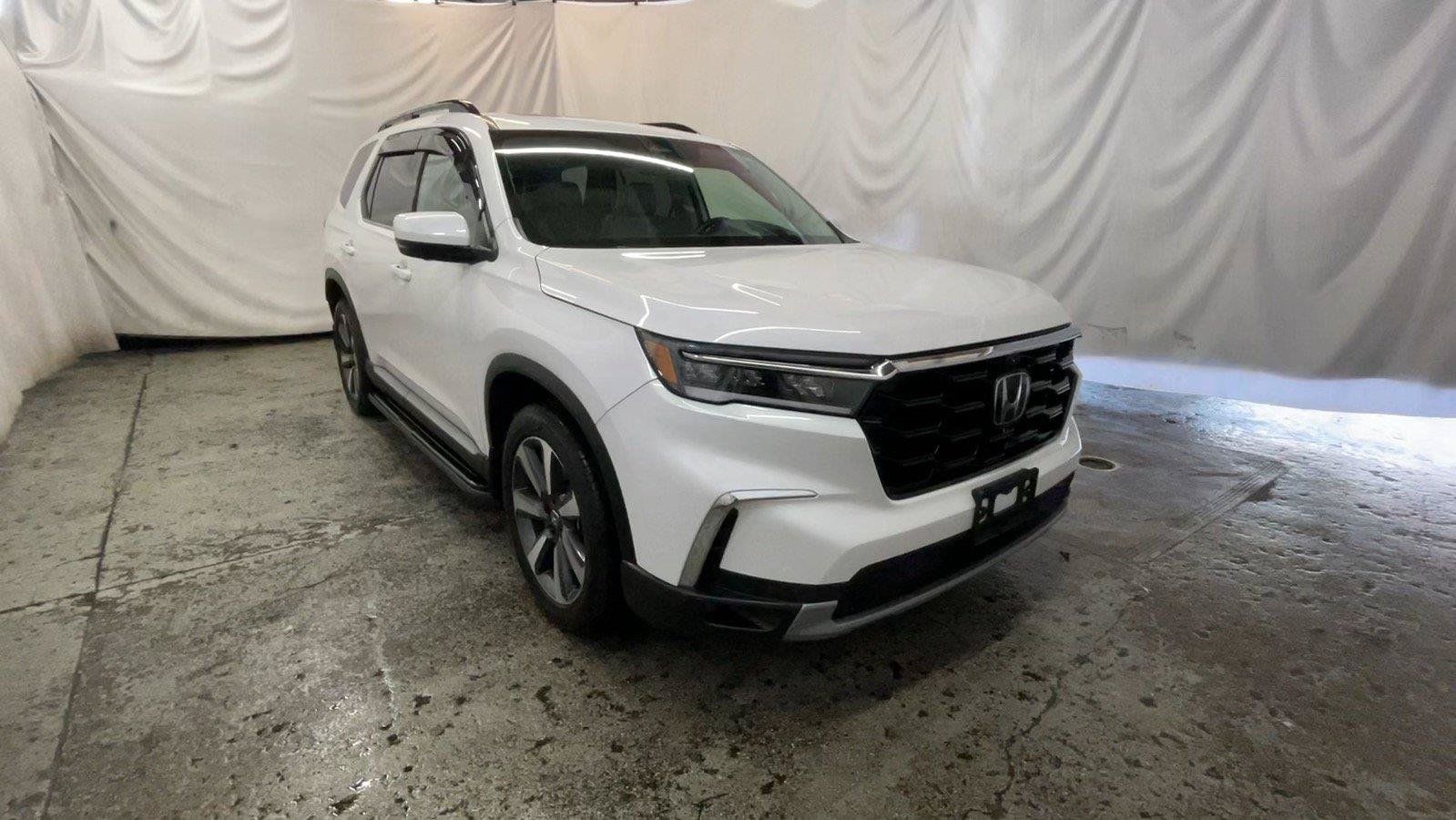 Used 2025 Honda Pilot Elite