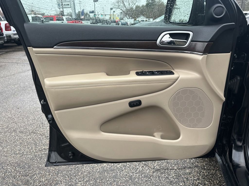 Used 2018 Jeep Grand Cherokee Limited image 14