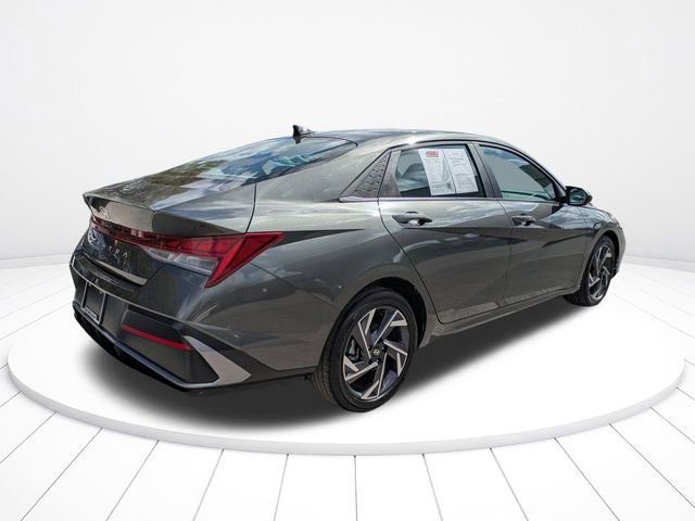 Used 2025 Hyundai Elantra SEL image 4
