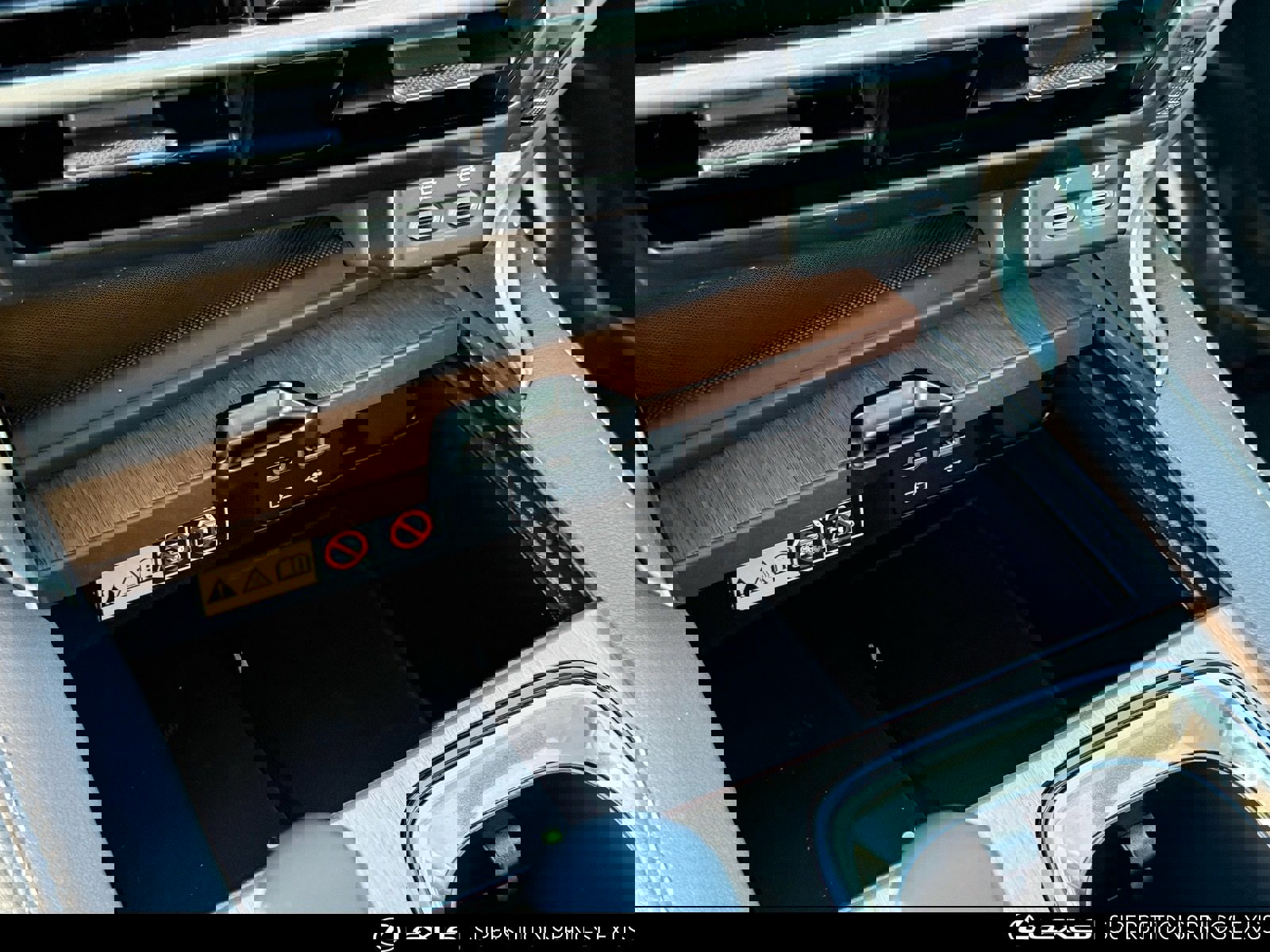 New 2026 Lexus RX 350 350h Luxury image 17