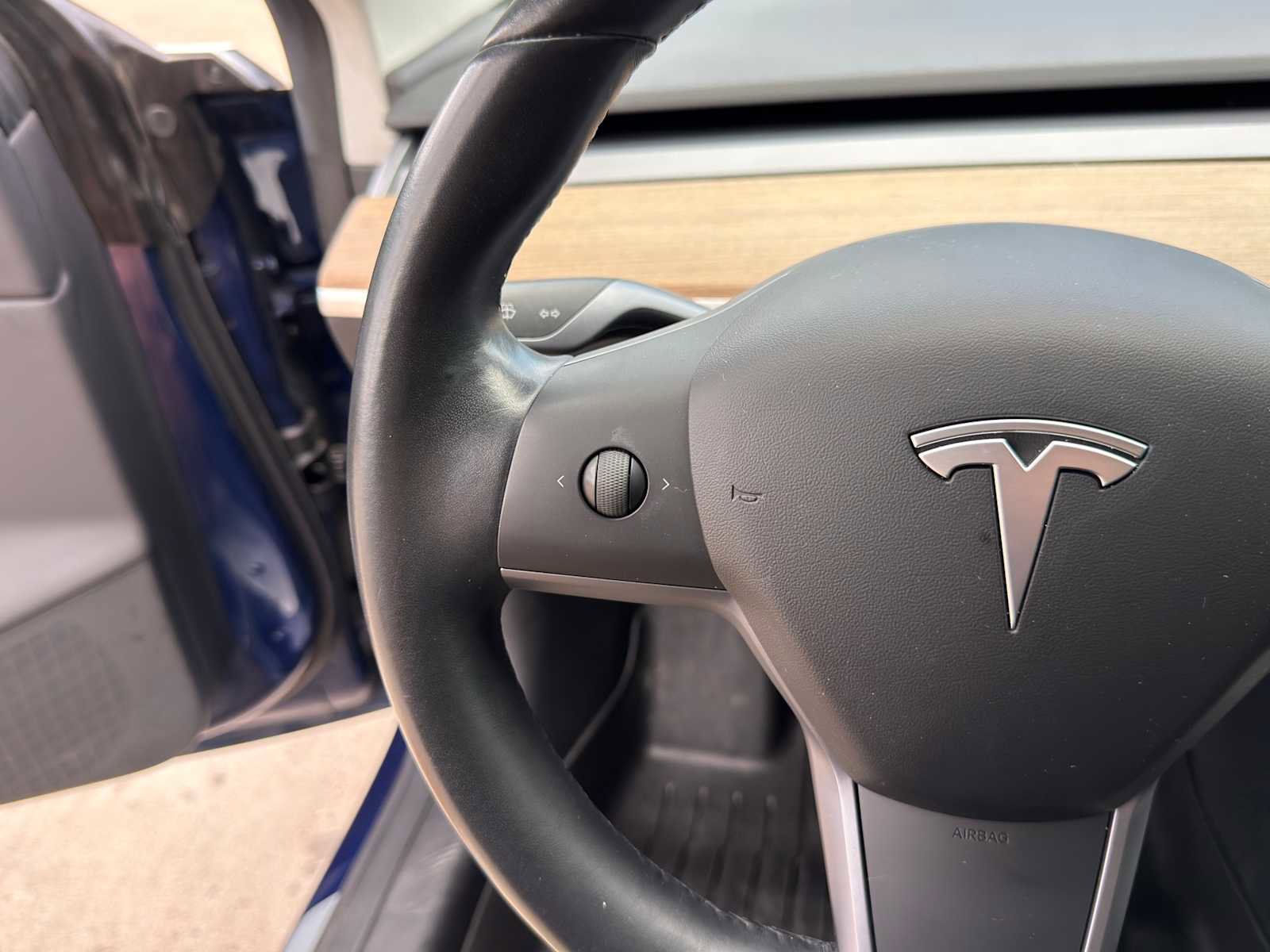 Used 2019 Tesla Model 3 Standard Range Plus image 15