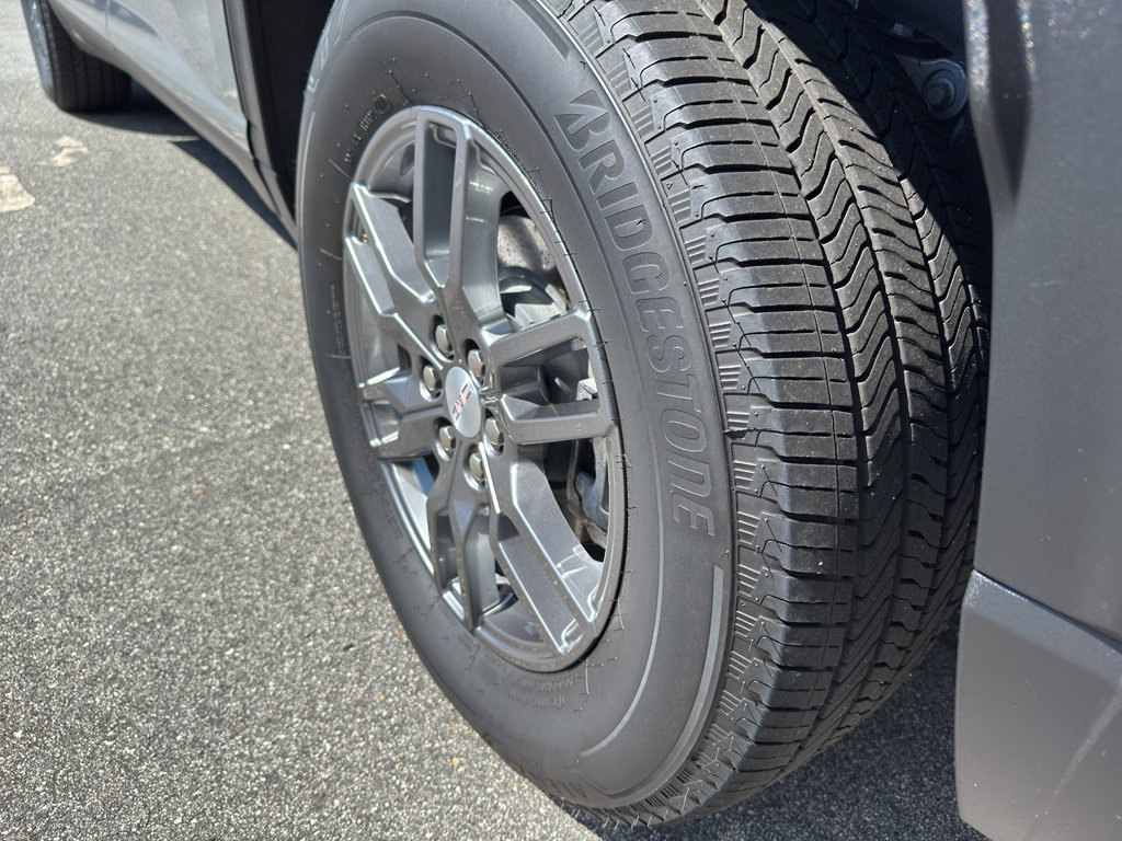 Used 2025 GMC Acadia Elevation image 9