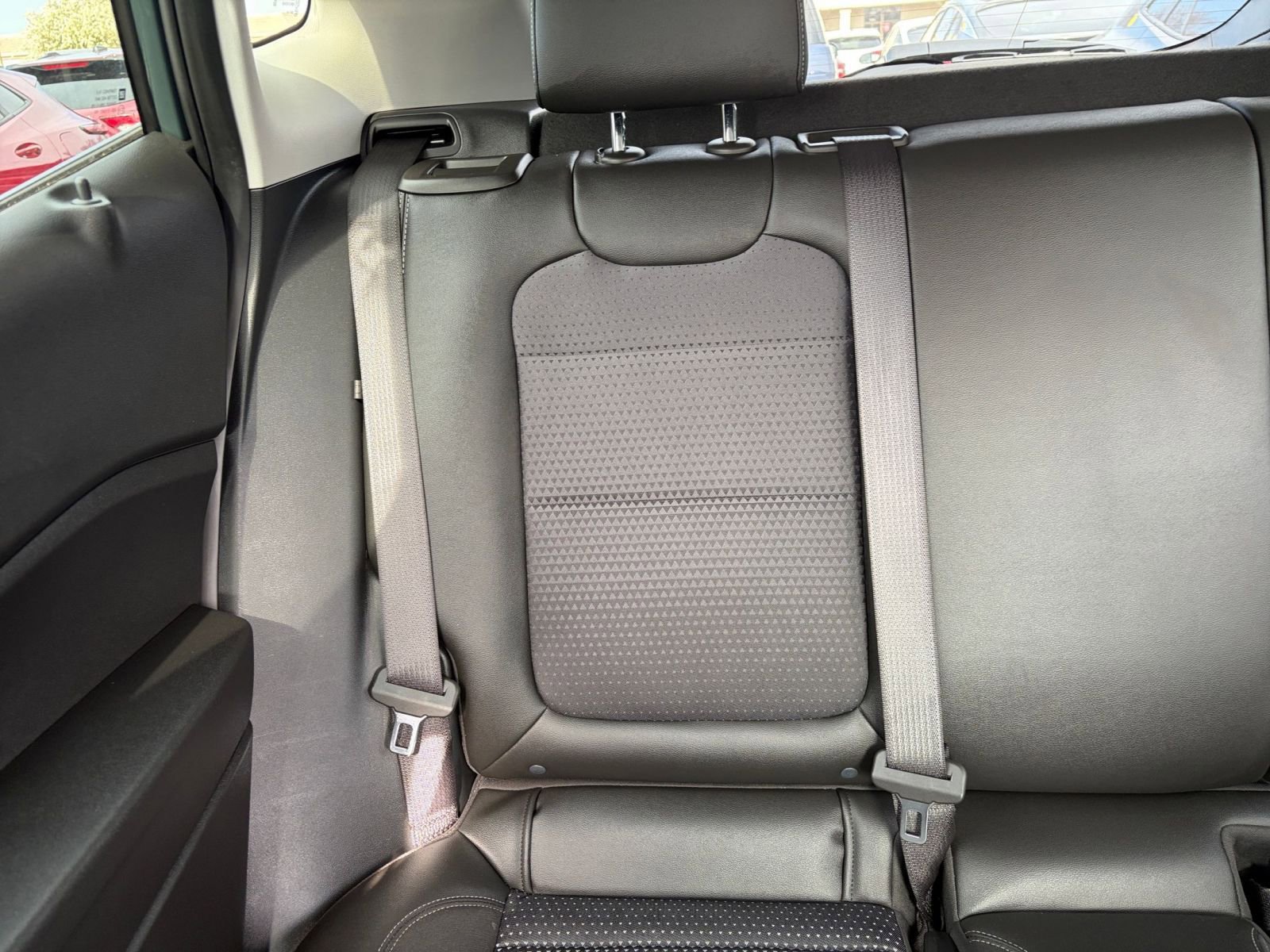 Used 2025 Chevrolet Trax LT w/ LT Convenience Package image 37