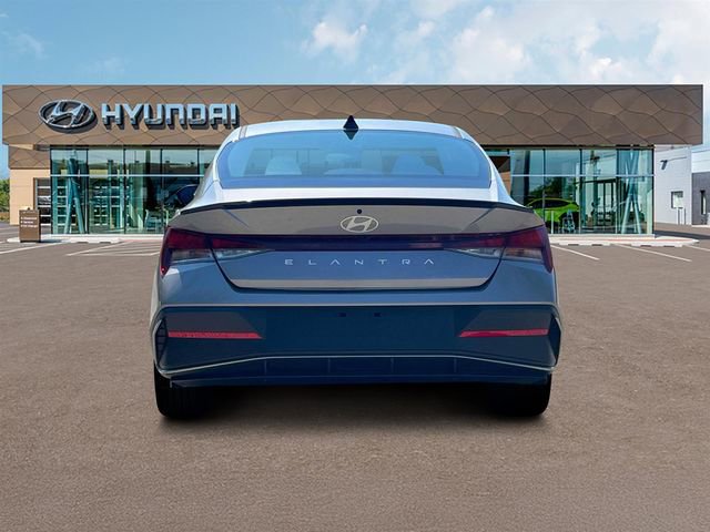 New 2025 Hyundai Elantra Sport image 6