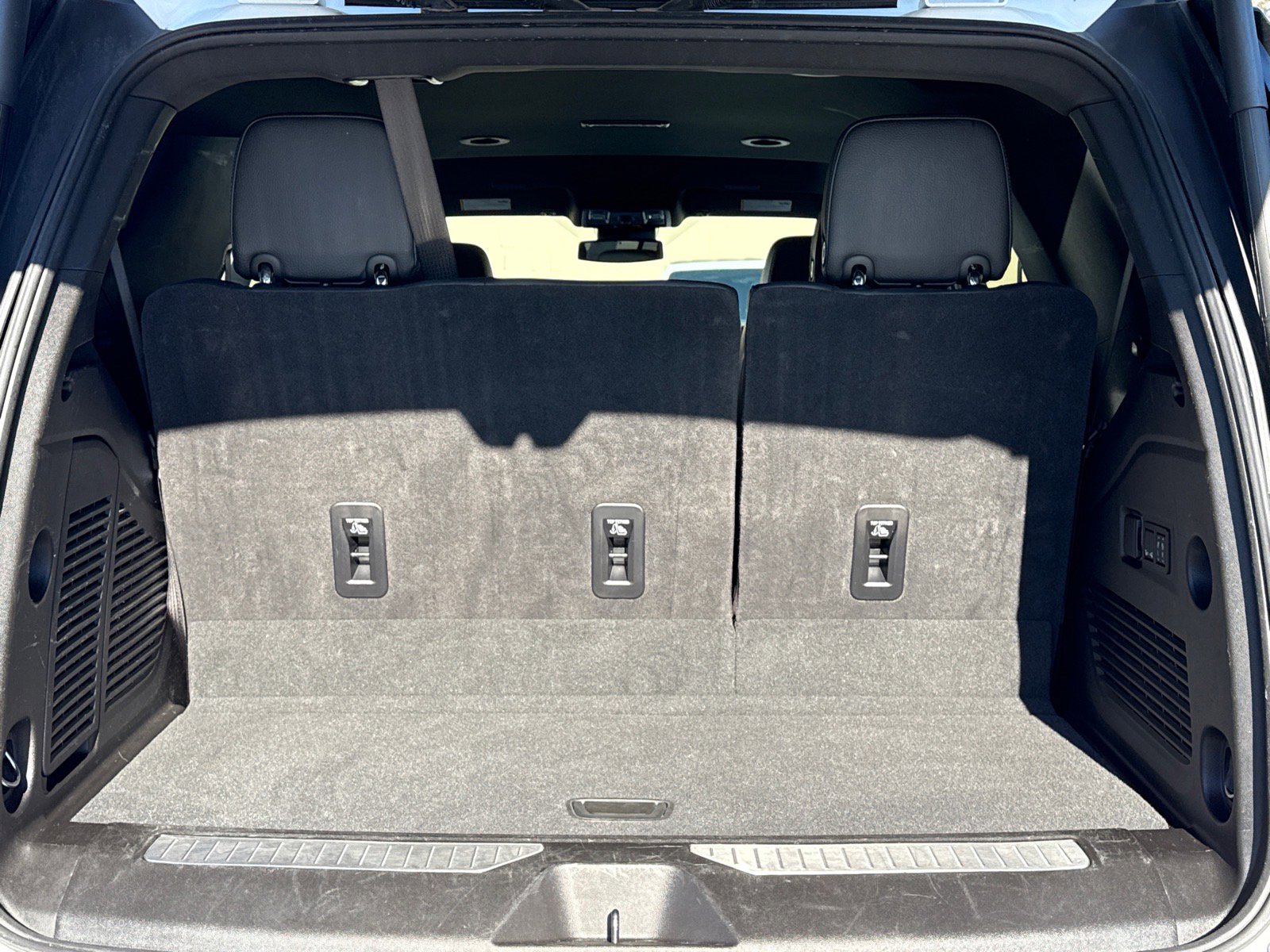 Used 2025 GMC Yukon Denali image 7