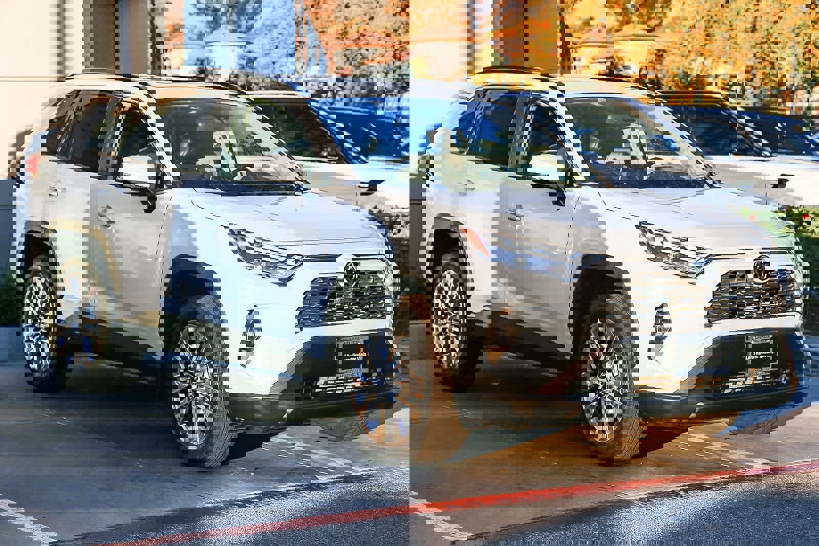 Used 2023 Toyota RAV4 XLE Premium image 3