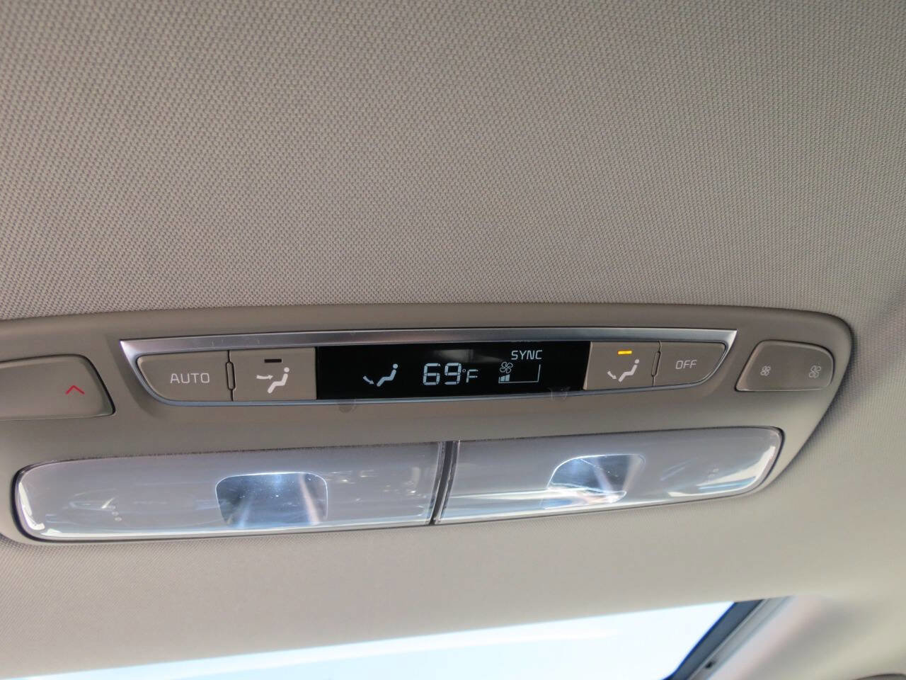 Used 2022 Kia Telluride EX w/ EX Premium Package image 27
