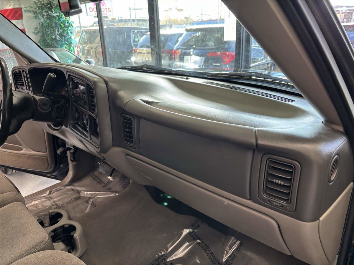 Used 2005 Chevrolet Avalanche Z71 w/ Preferred Equipment Group image 15