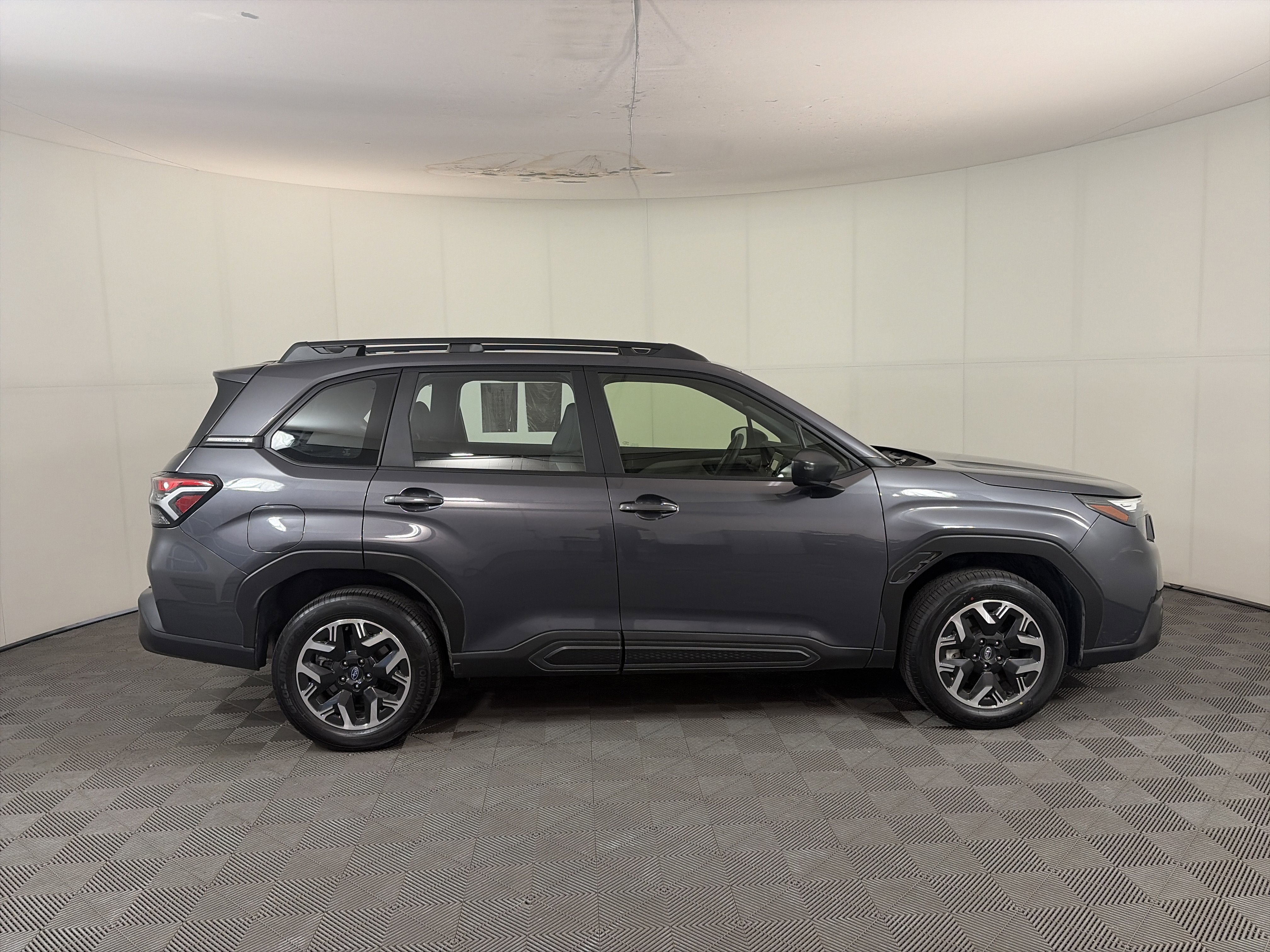 Used 2025 Subaru Forester w/ Convenience Package #1 image 4