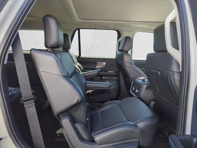 New 2025 Ford Expedition Platinum image 15