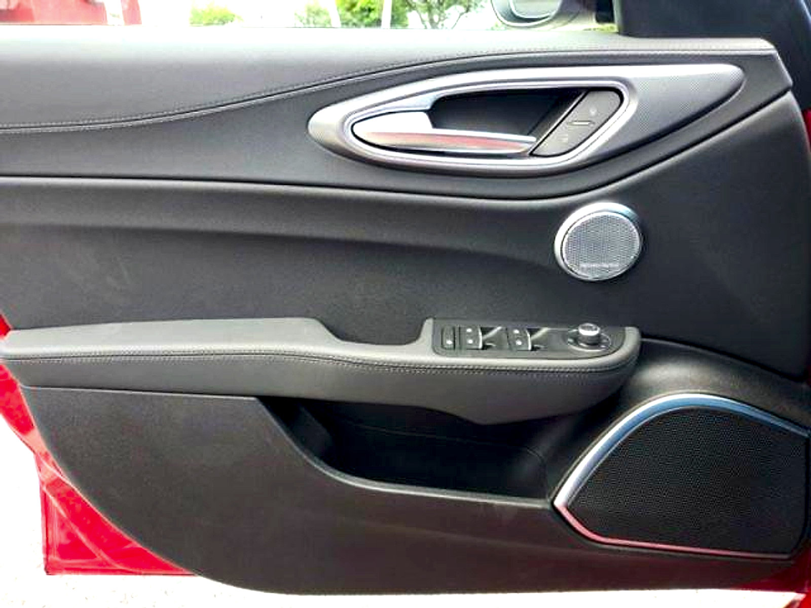 New 2023 Alfa Romeo Giulia Veloce RWD image 11