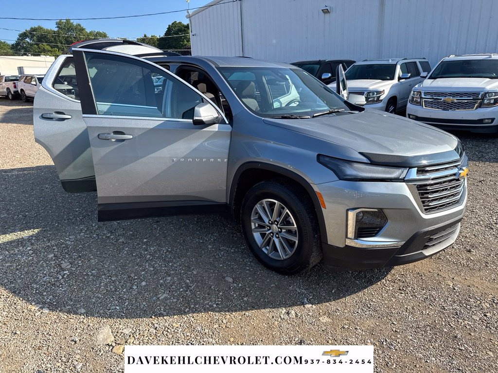 Used 2023 Chevrolet Traverse LT AWD/4WD image 32