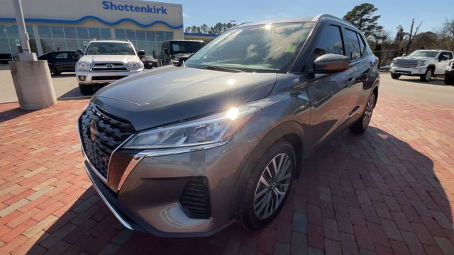 Used 2022 Nissan Kicks SV image 5