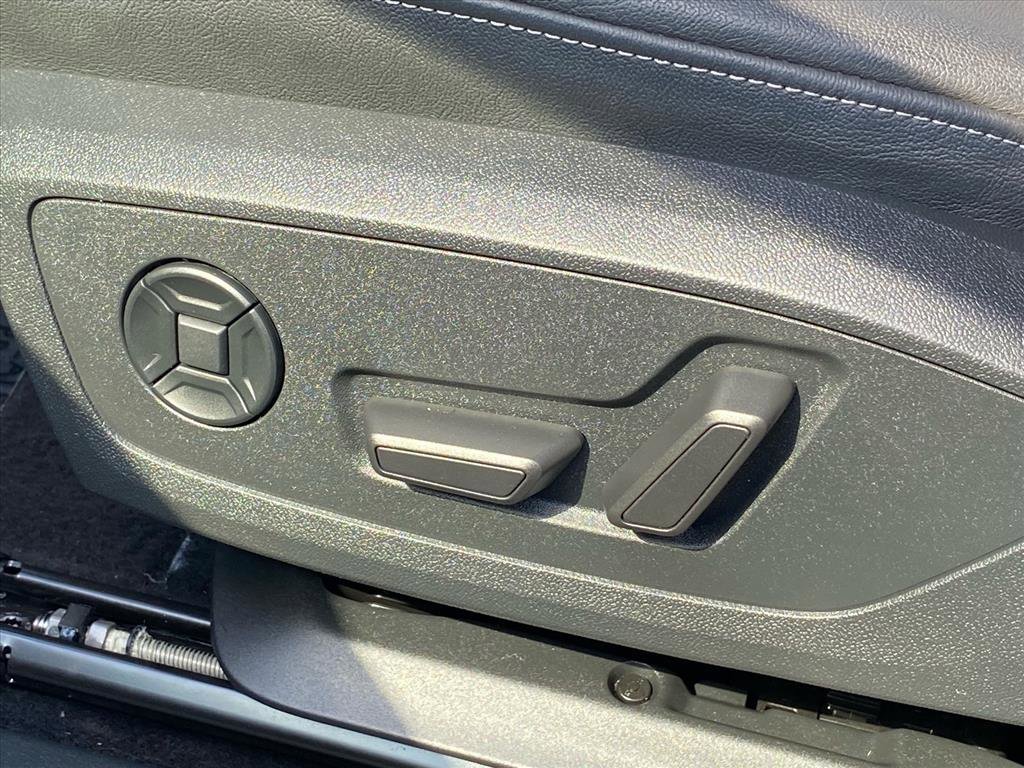 Used 2023 Audi Q4 e-tron Prestige AWD/4WD image 11