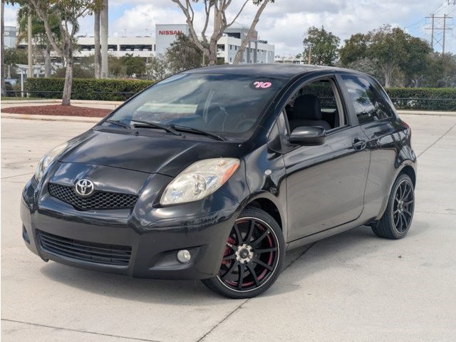 Used 2010 Toyota Yaris 2-Door Hatchback image 1