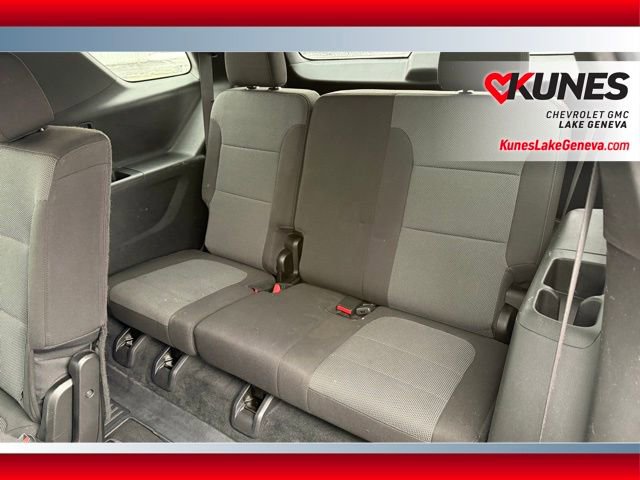Used 2023 Chevrolet Traverse LT image 16