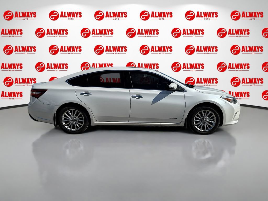 Used 2018 Toyota Avalon Limited image 4