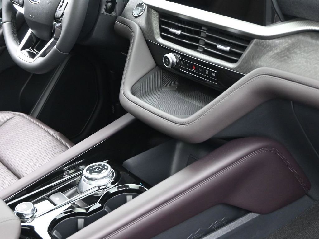 New 2026 Ford Explorer Platinum w/ LUX Leather Package image 32