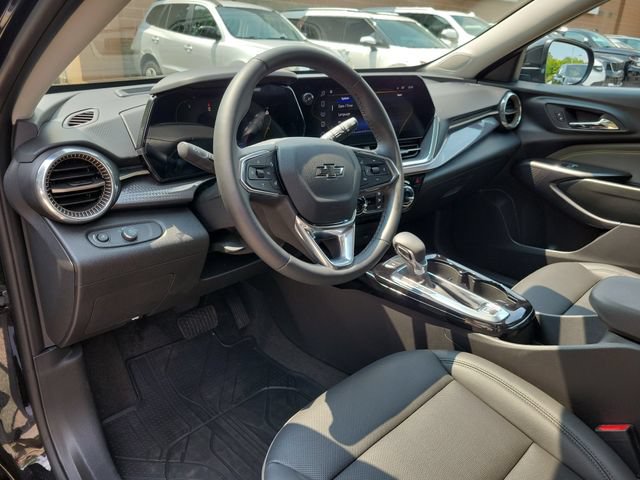 Used 2025 Chevrolet Trax ACTIV w/ Sunroof Package FWD image 14