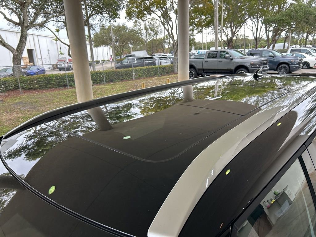 New 2026 Mitsubishi Outlander SEL image 16