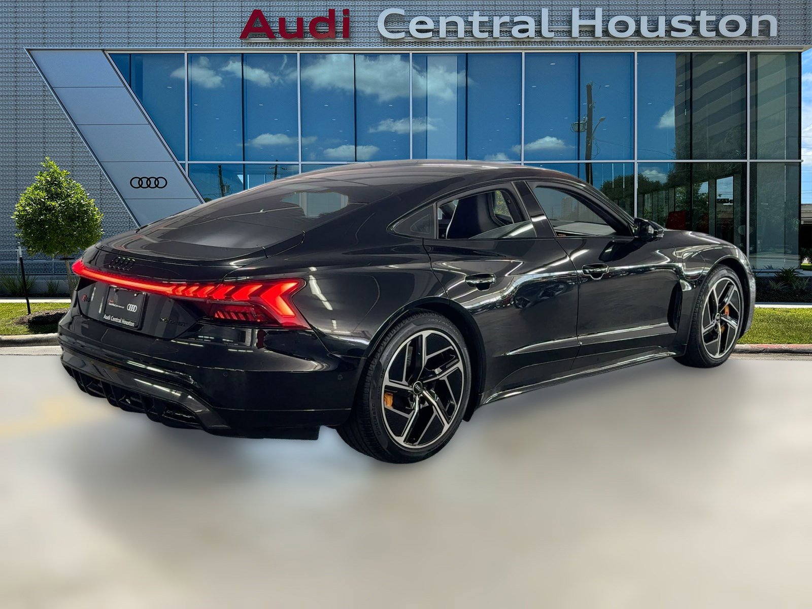 Certified 2023 Audi RS e-tron GT w/ Carbon Performance Package image 9