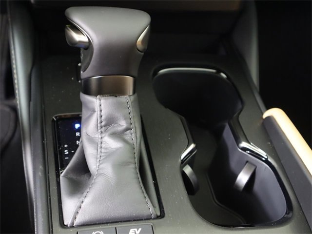 New 2025 Lexus ES 300h w/ Premium Package image 18