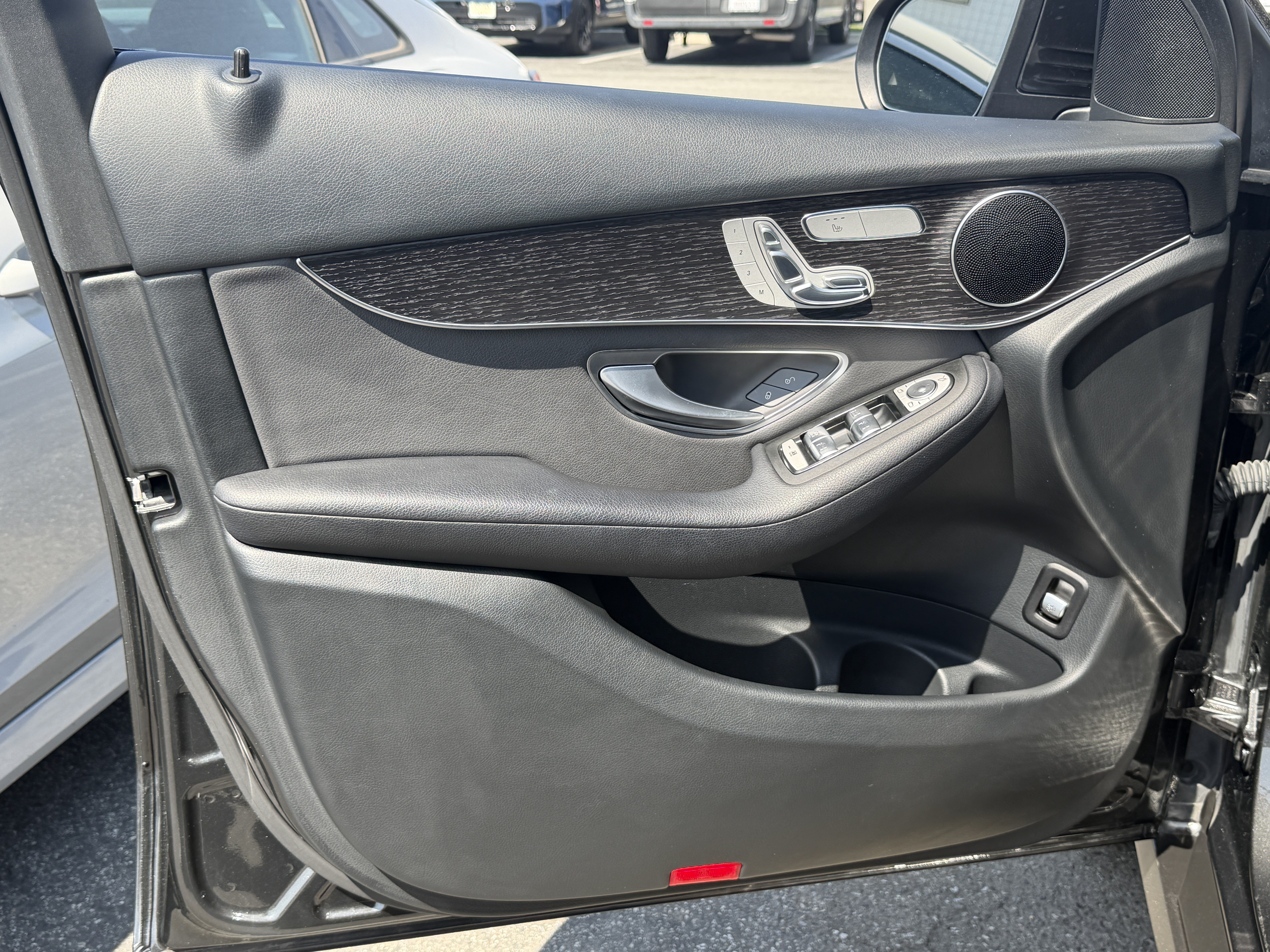 Used 2021 Mercedes-Benz GLC 300 4MATIC image 13
