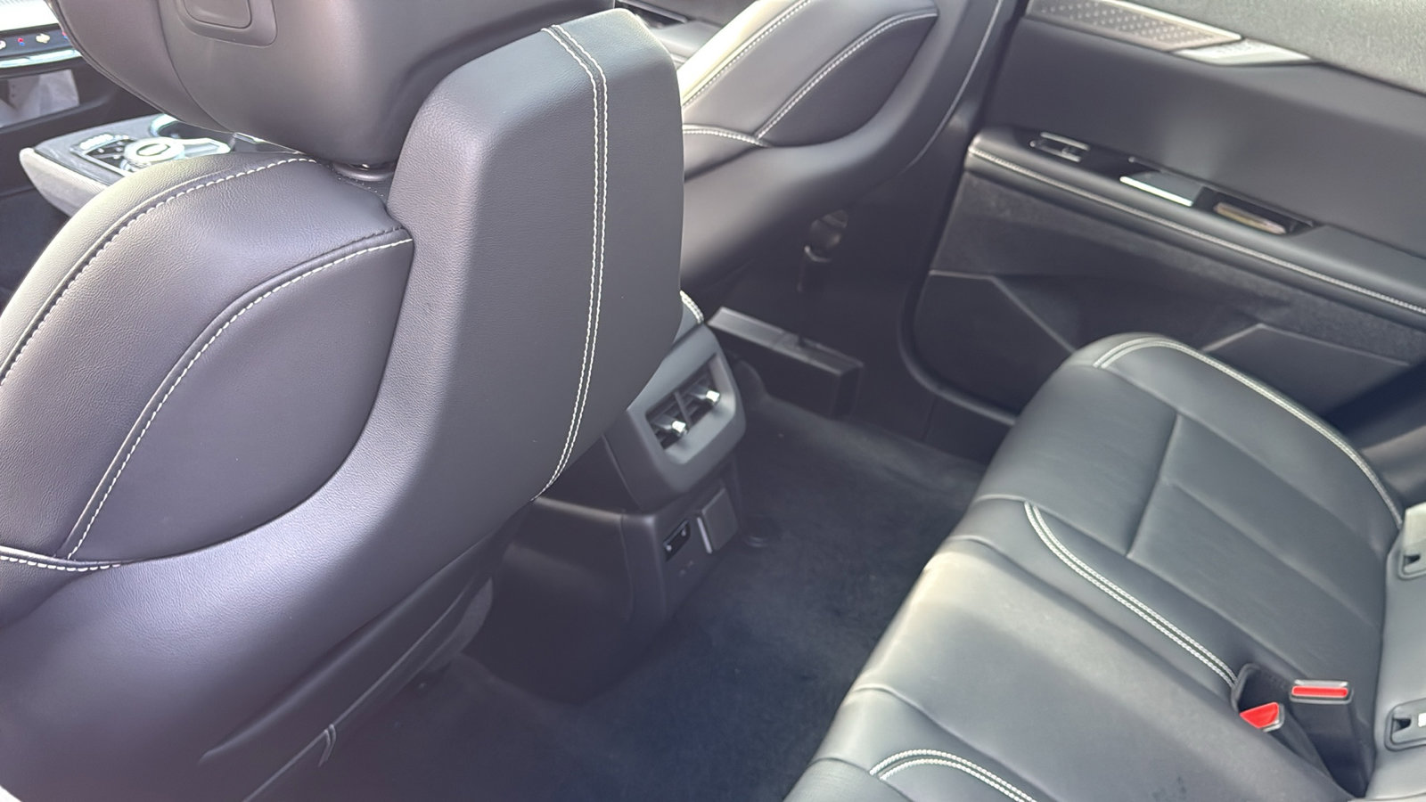 New 2026 Cadillac Optiq Sport 2 image 30